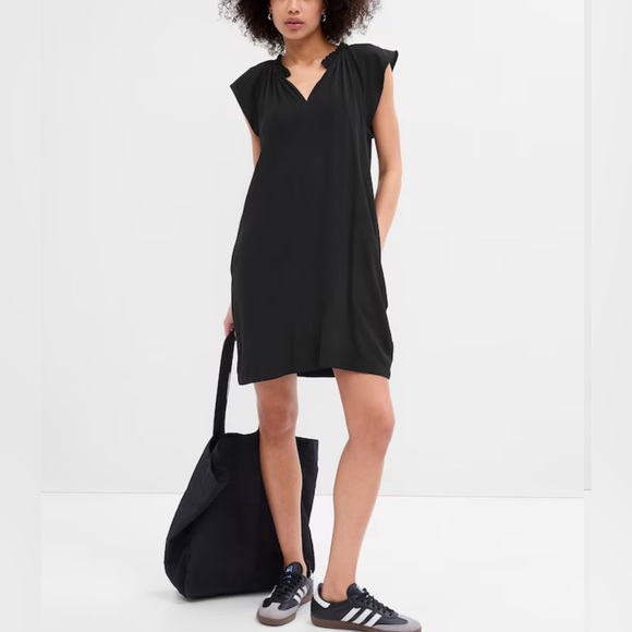 GAP Dresses & Skirts - NWT Gap Flutter Sleeve Split Neck Dress in Black - XL